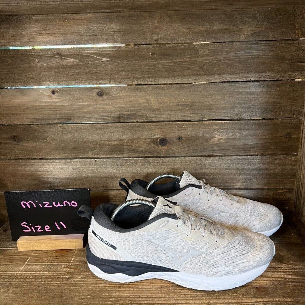 Womens Mizuno Wave Revolt White Athletic Running Sneakers Shoes Size 11 M GUC
